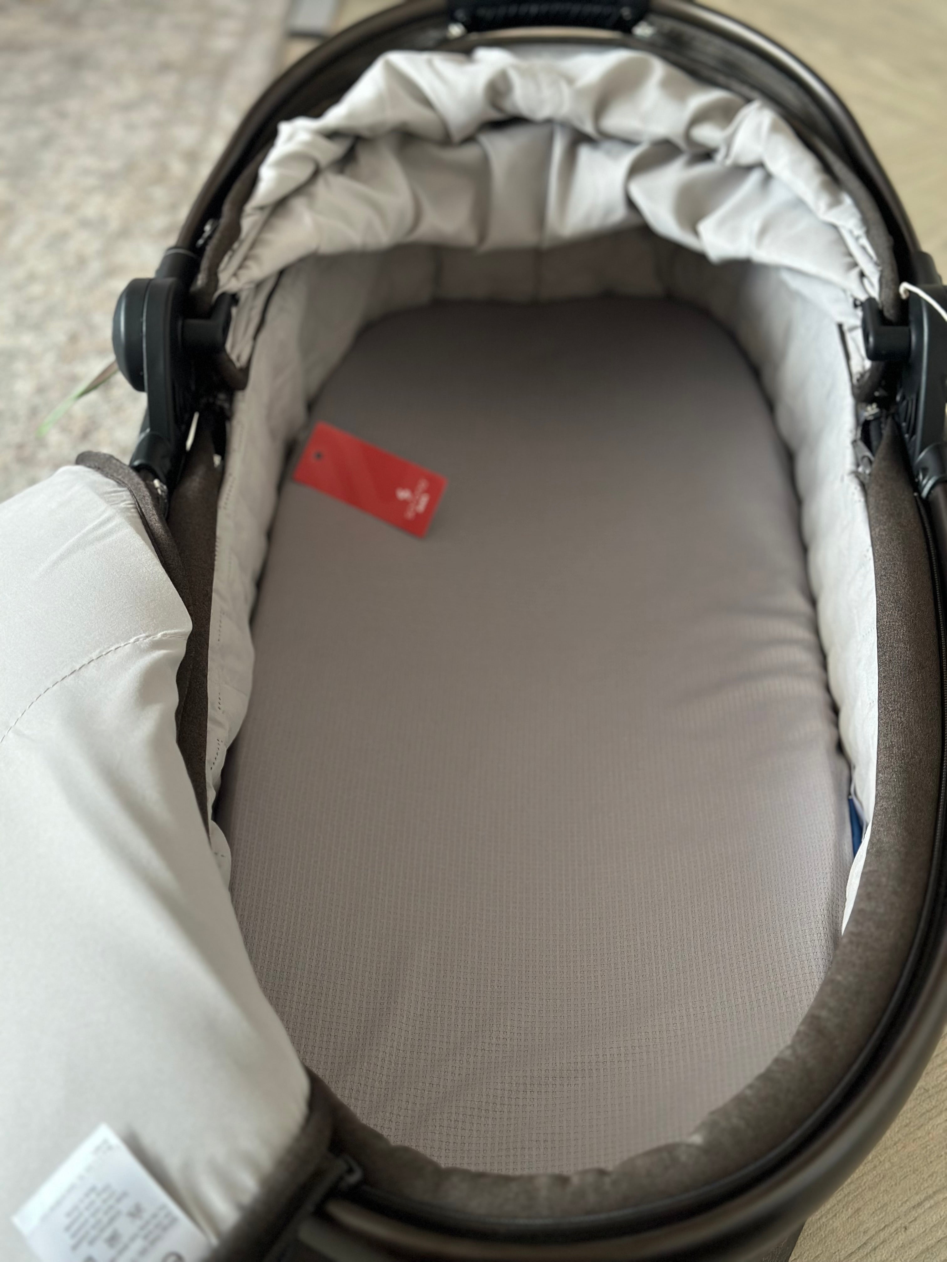 BRAND NEW Egg 3 Carrycot- Chocolate Velvet