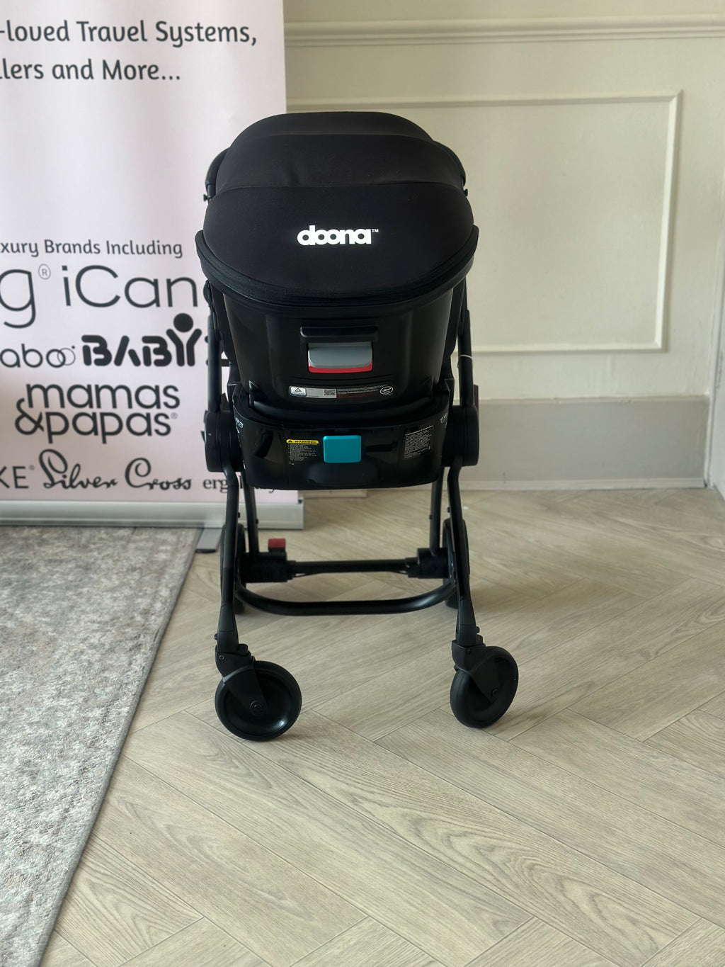 💛🖤 Doona X- Nitro Black with Isofix Base🖤💛