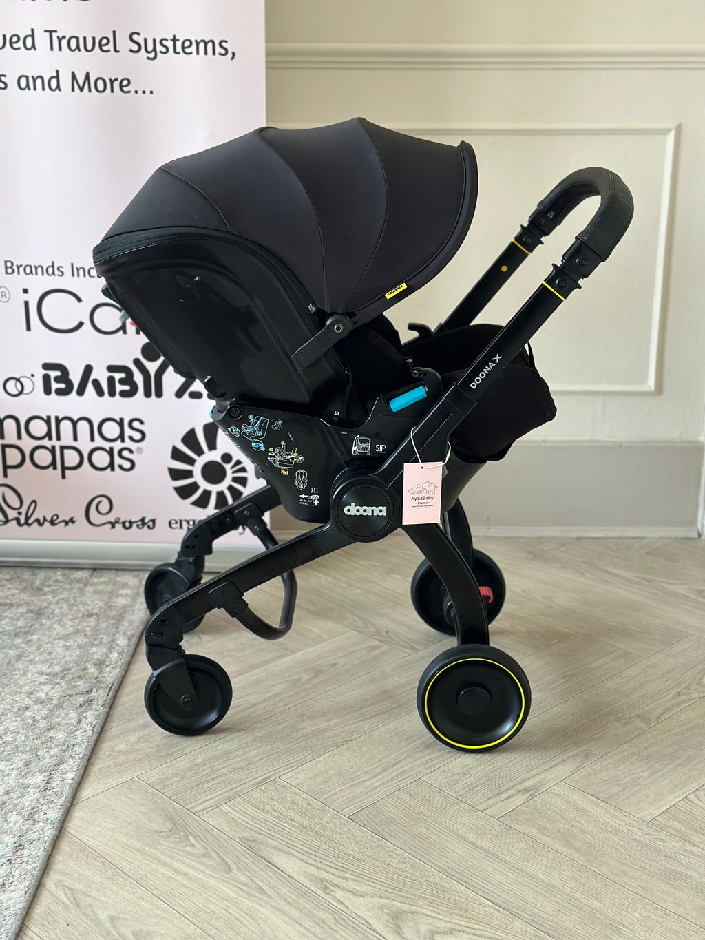 💛🖤 Doona X- Nitro Black with Isofix Base🖤💛