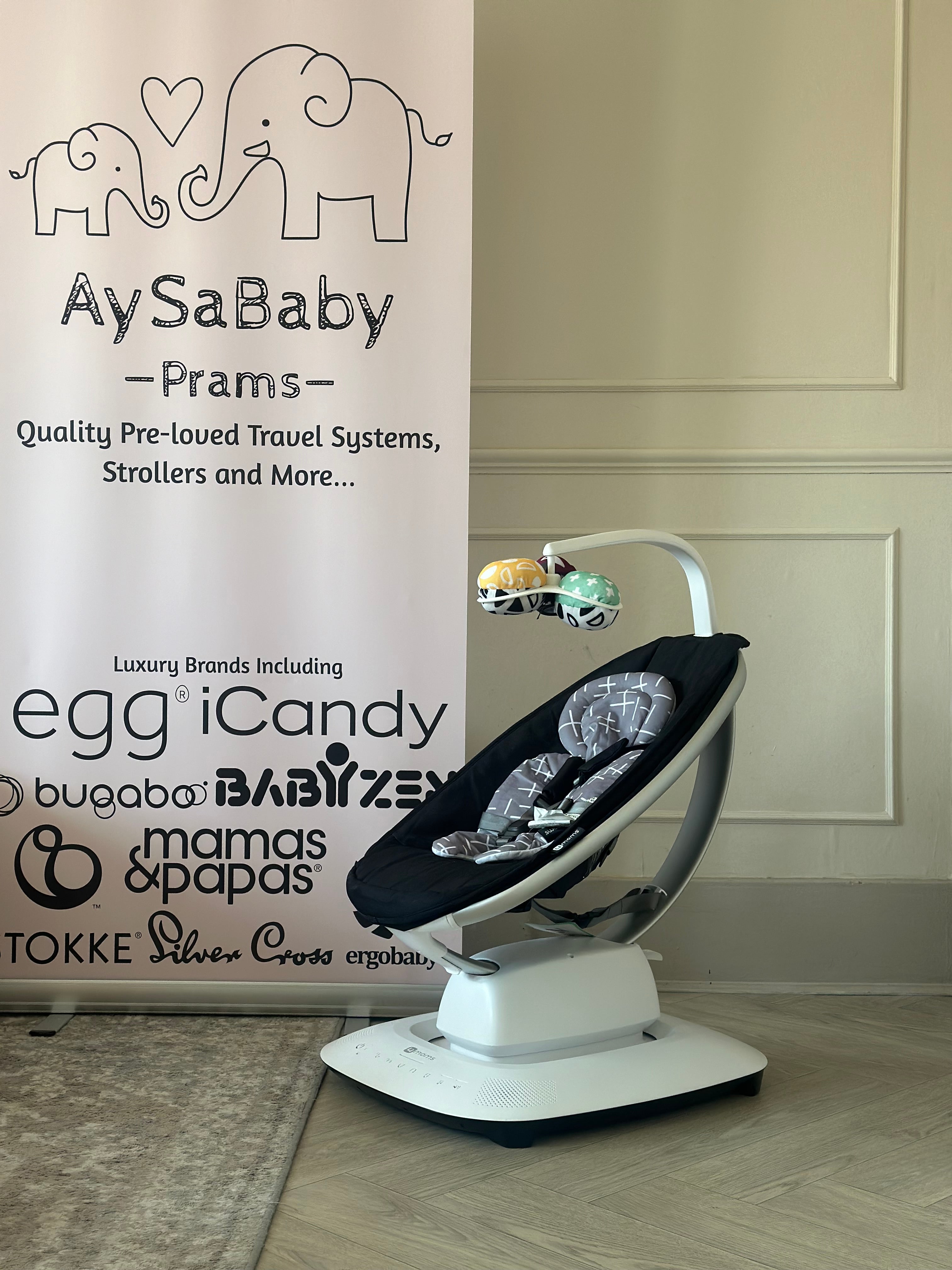 4Moms Mamaroo 5.0 With Newborn Insert - Black/Grey