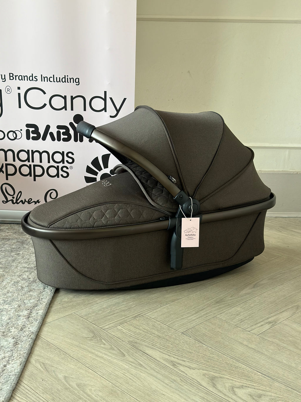 BRAND NEW Egg 3 Carrycot- Chocolate Velvet