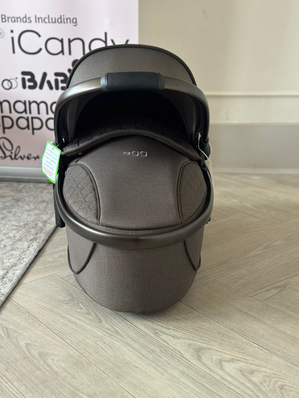 BRAND NEW Egg 3 Carrycot- Chocolate Velvet