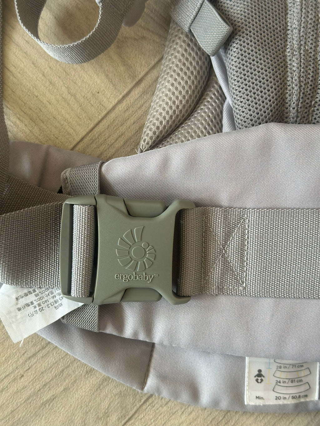 Ergobaby Omni 360 Cool Air- Grey Pink Dots