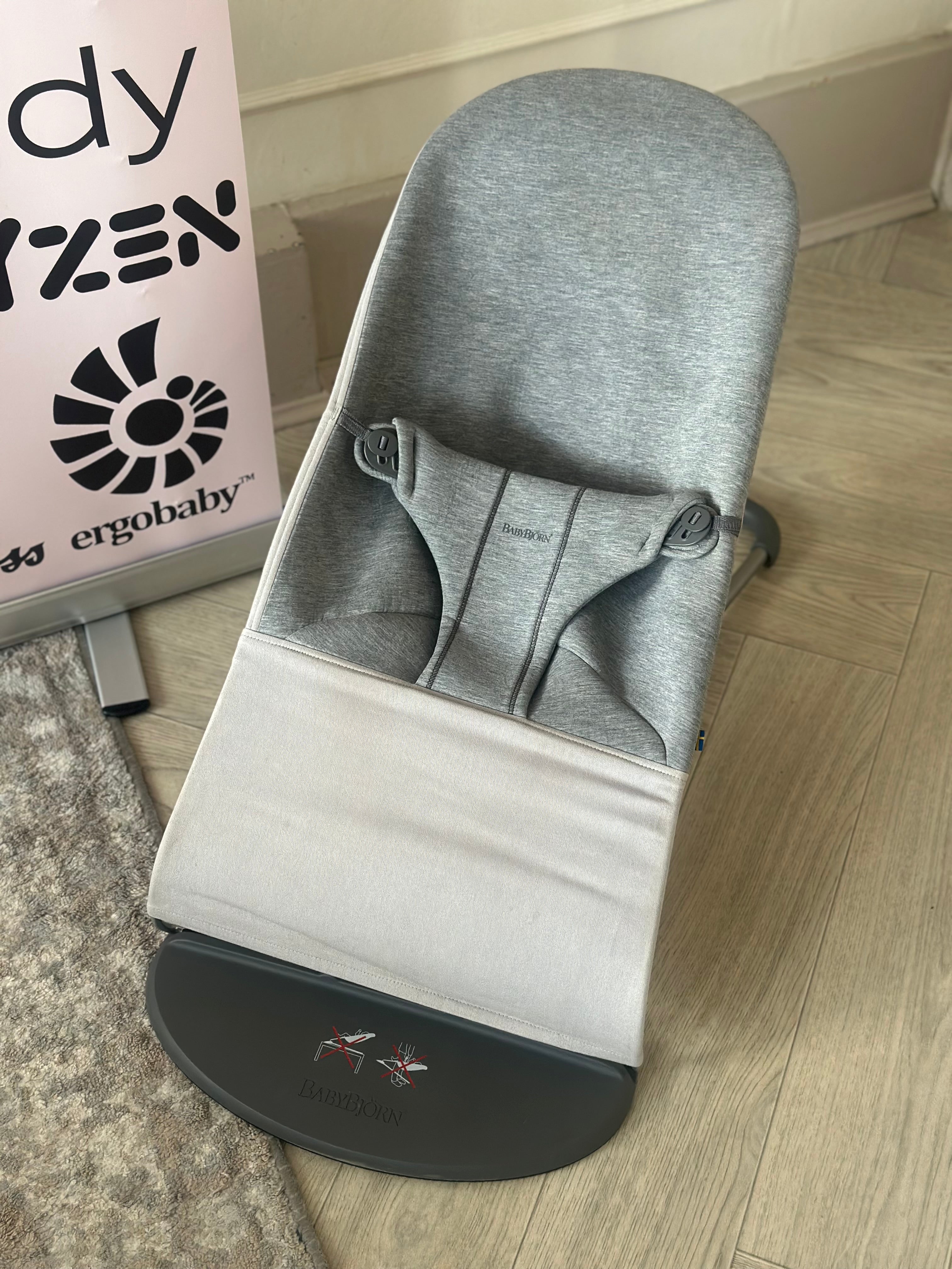 BabyBjorn Bliss Baby Bouncer- 3D Jersey- Light Grey