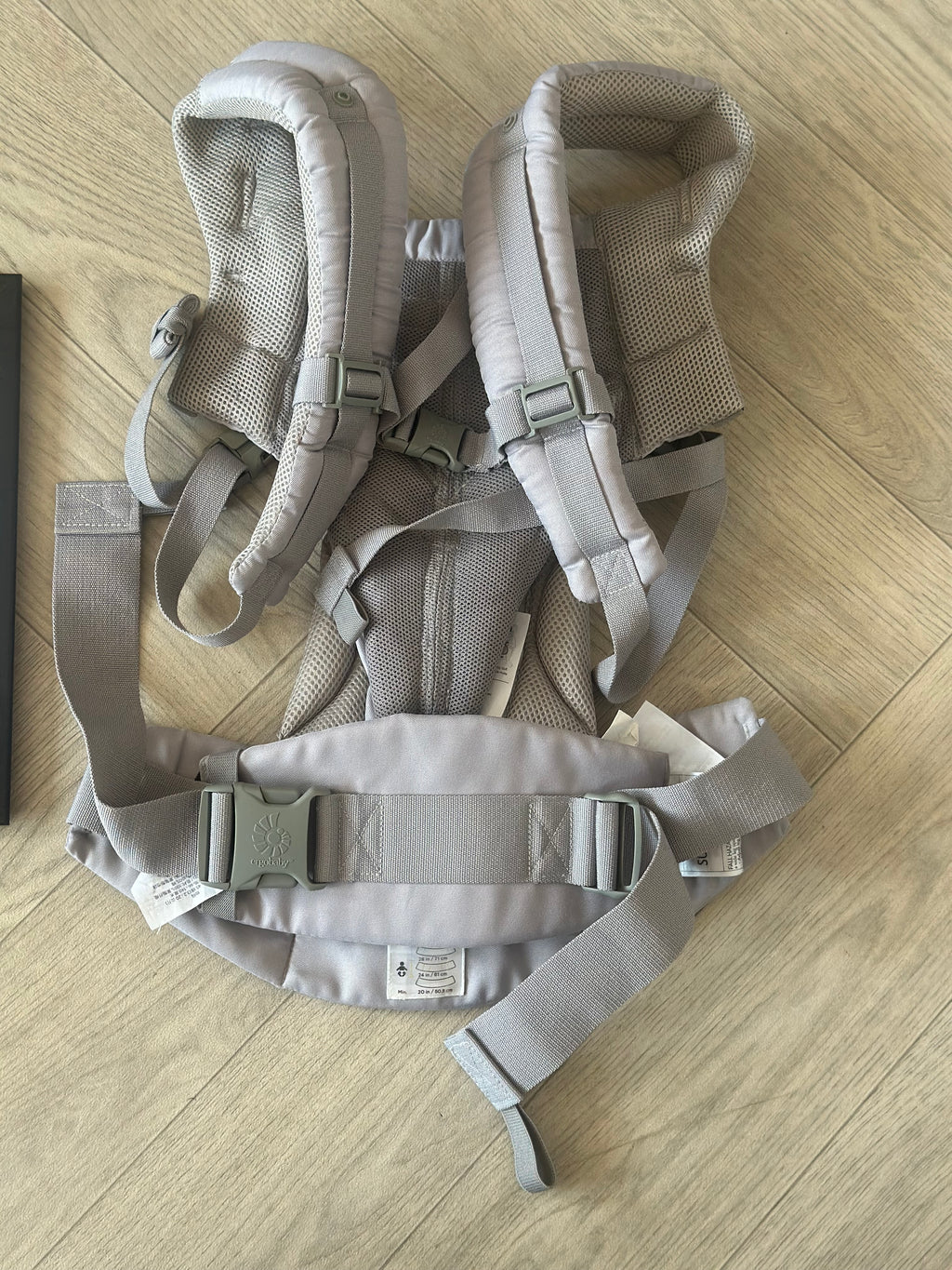Ergobaby Omni 360 Cool Air- Grey Pink Dots