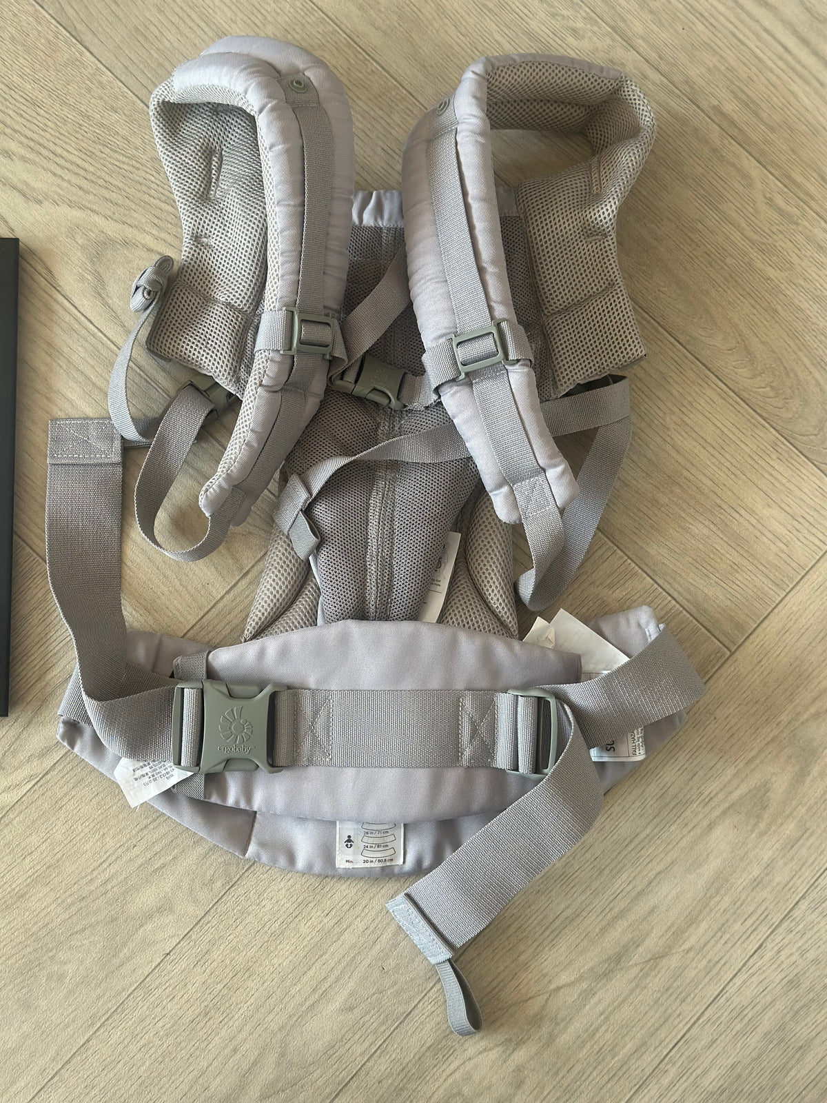 Ergobaby Omni 360 Cool Air- Grey Pink Dots