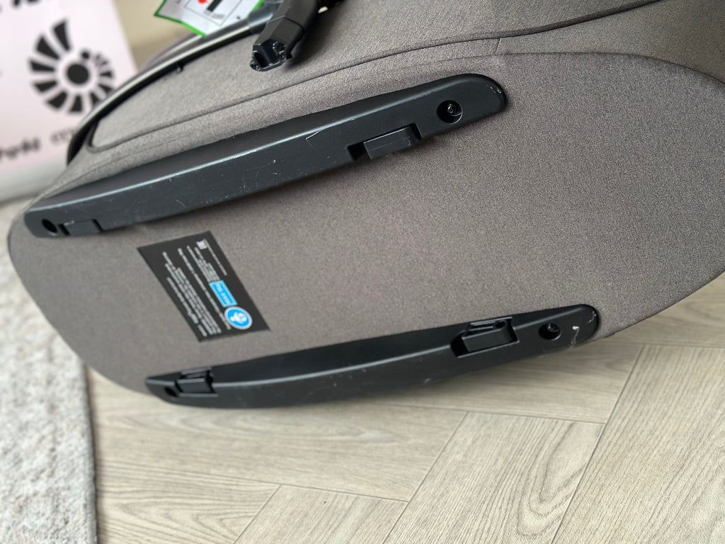 BRAND NEW Egg 3 Carrycot- Chocolate Velvet