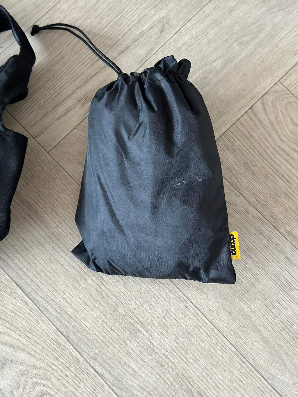 💛🖤 Doona X- Nitro Black with Isofix Base🖤💛